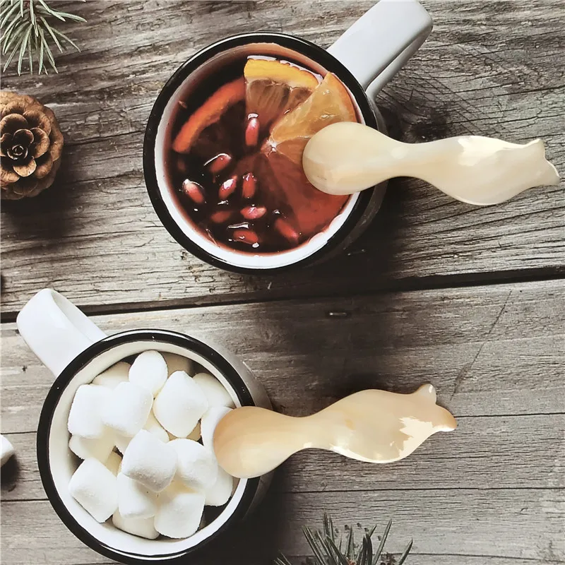 

Natural Conch Shells Lovely Small Spoon Fine Caviar Ice Cream Dessert Spoon Saucier Spoons to 8 Cm