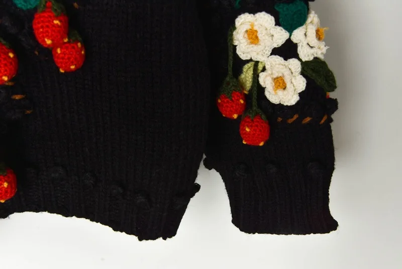 Зимний толстый теплый свитер новинка 2109 с цветочным рисунком и клубникой вязаный