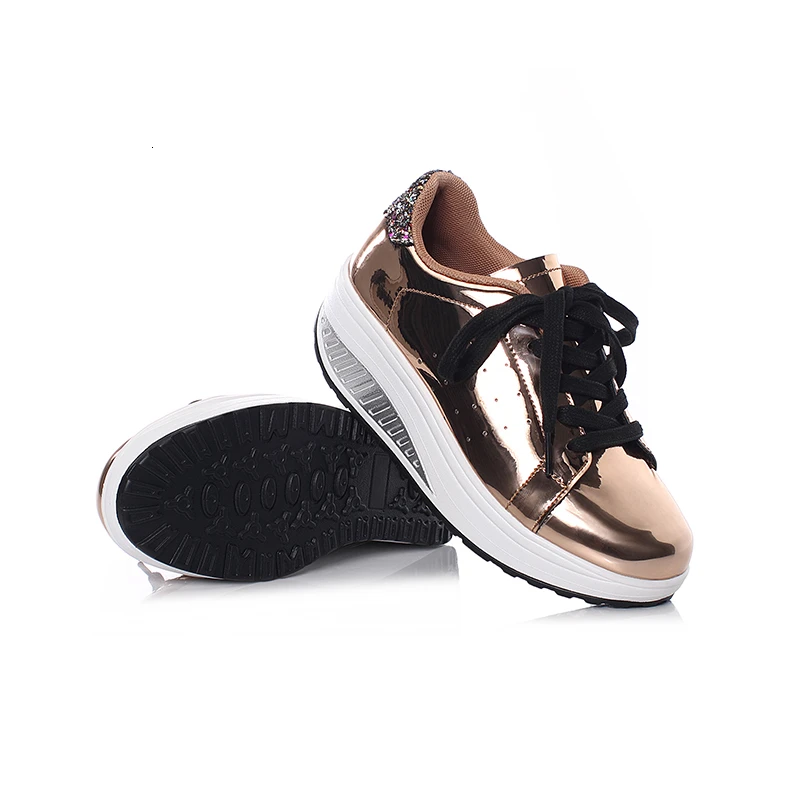 Женские кроссовки для фитнеса на толстой подошве модные золотистые с гладкой