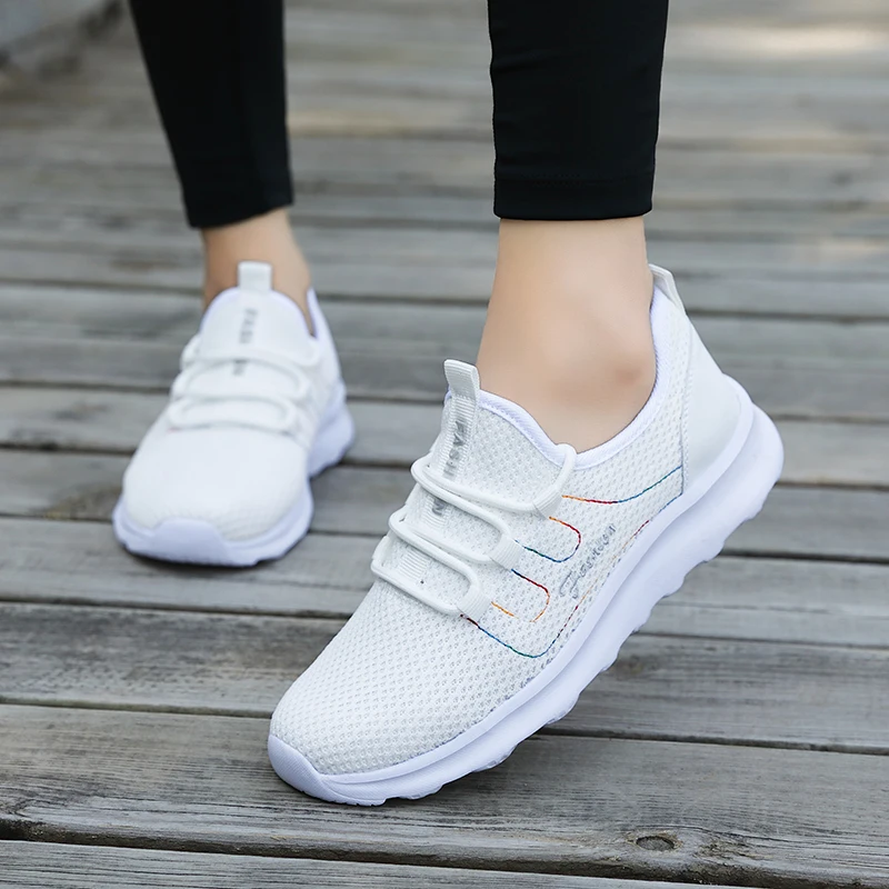 Professional Ladies Golf Sneakers Mesh Breathable Sneakers Outdoor Lightweight Golf Ladies Comfortable Casual Walking Shoes