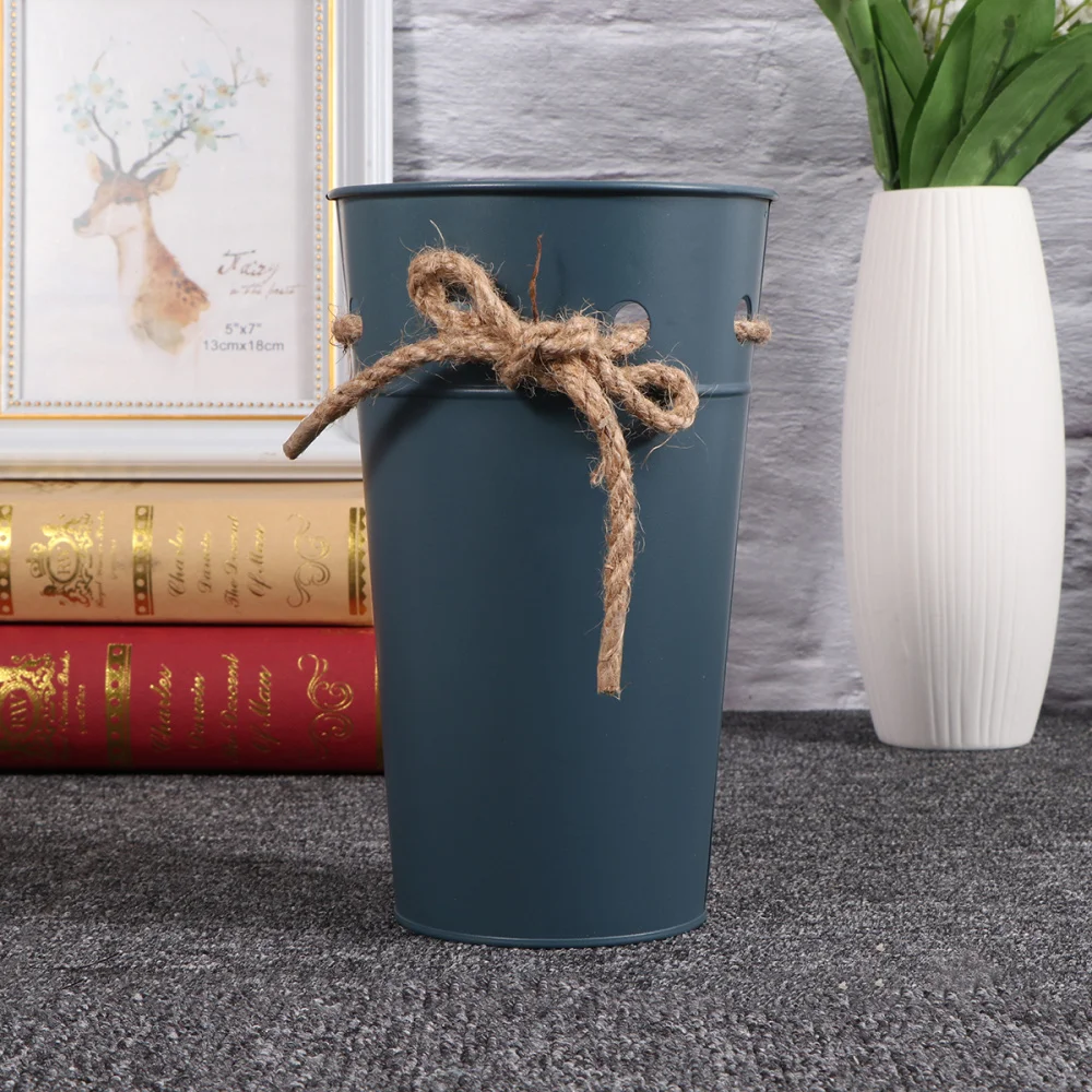 

Vinatge Iron Bucket Delicate Flower Pot Creative Plant Bucket Iron Pail Vintage Style Bucket for Home Garden Flower Shop Bar (Wh