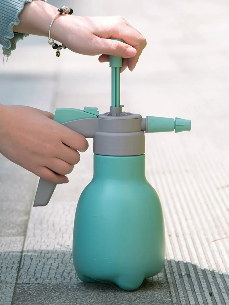 

Garden Watering Can Cleaning And Disinfection Alcohol Atomized Spray Bottle Household High Pressure Plant Watering Can