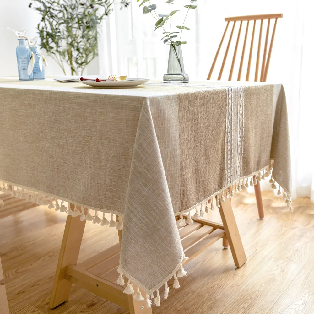 Современная декоративная льняная скатерть в клетку с кисточками