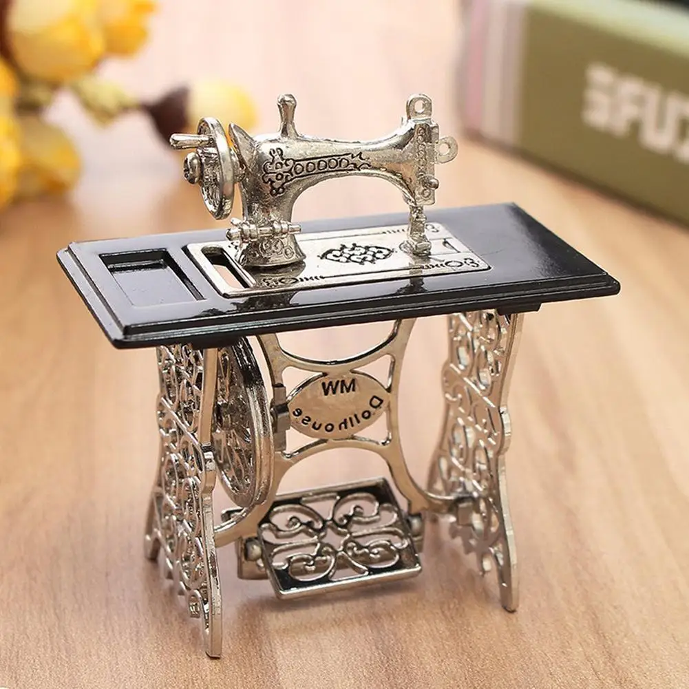 

Mini Miniature Sewing Machine for 1/12 Scale Dollhouse Gift Kids Toy Desktop Decor Collection Festival DIY Supplies Decorations