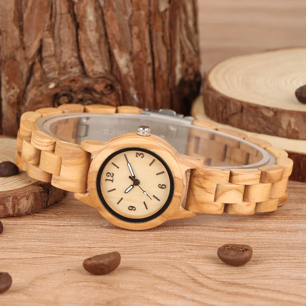 Часы женские кварцевые ручной работы с деревянным ремешком выразительные