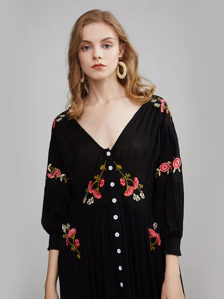 

Summer new retro Ethnic Tourism Holiday V-neck dress Bohemia Beach Island dress embroidered long dress