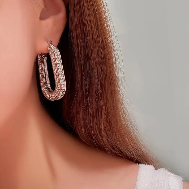 Женские серьги с круглым вырезом стразы весна 2019|Серьги-кольца| |