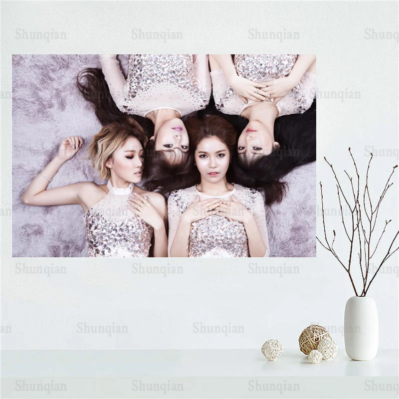 

MAMAMOO KPOP Girl Poster Wall For Living Room Art Poster Decoration Canvas Fabric Bright Colors No Frame Morden Print Wall 0512