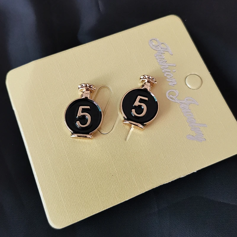 Женская эмалированная брошь в виде буквы 5 | Украшения и аксессуары