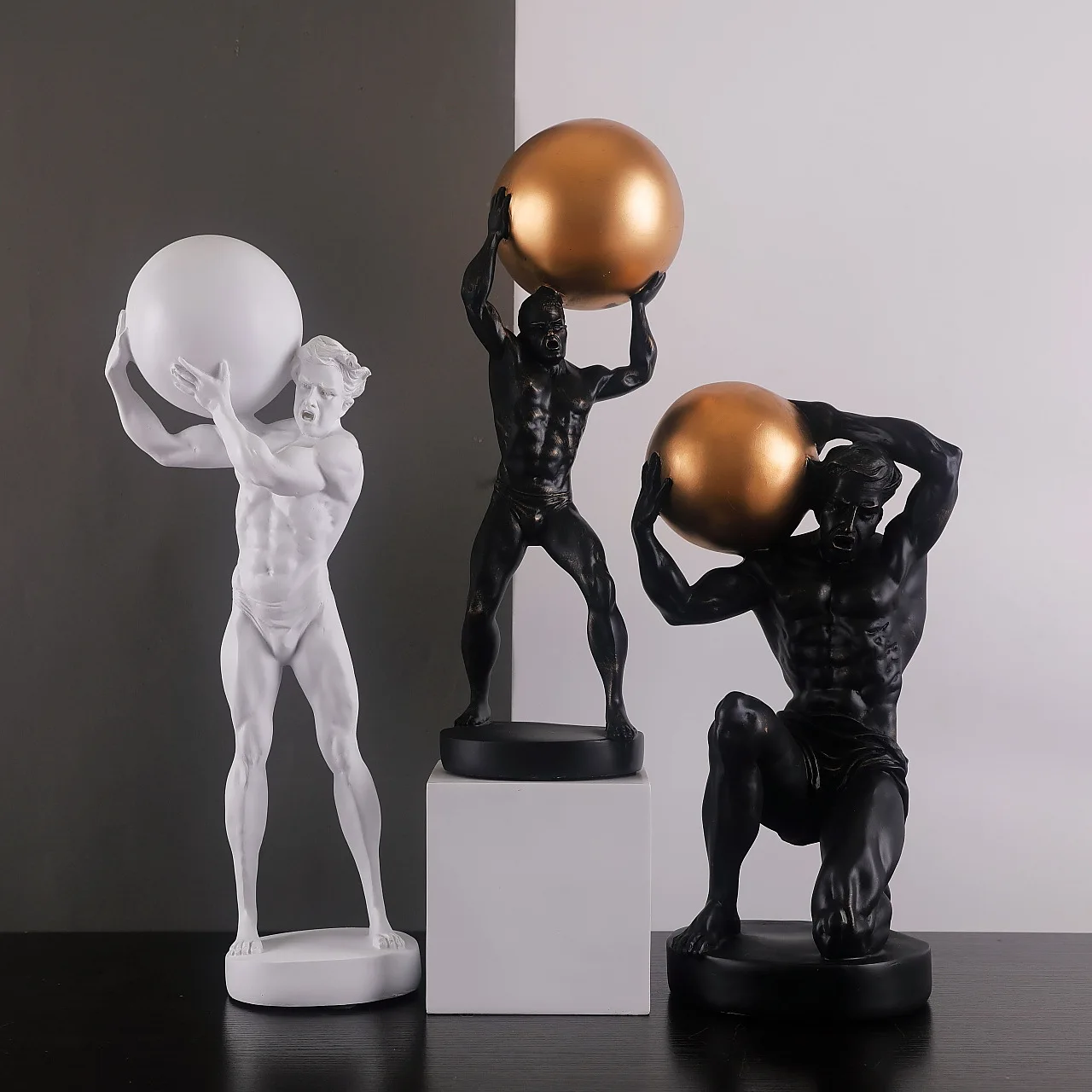 

Nordic Hercules Craft Gift Decoration Creative Boys Room Decoration Men's Clothing Store Gym Decoration