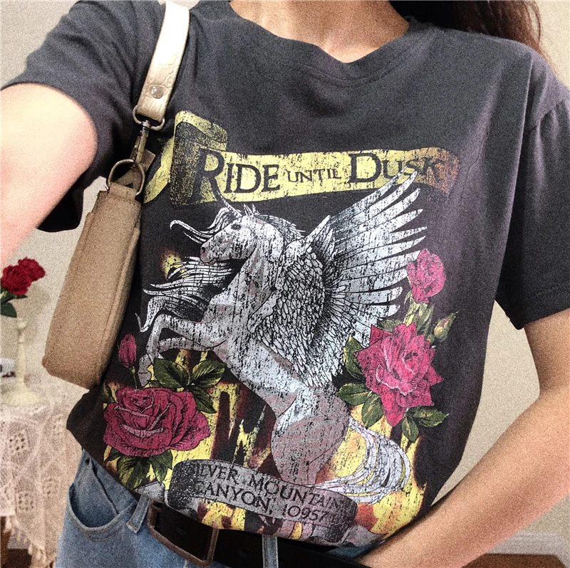 

Футболка женская в стиле «хиппи» с коротким рукавом