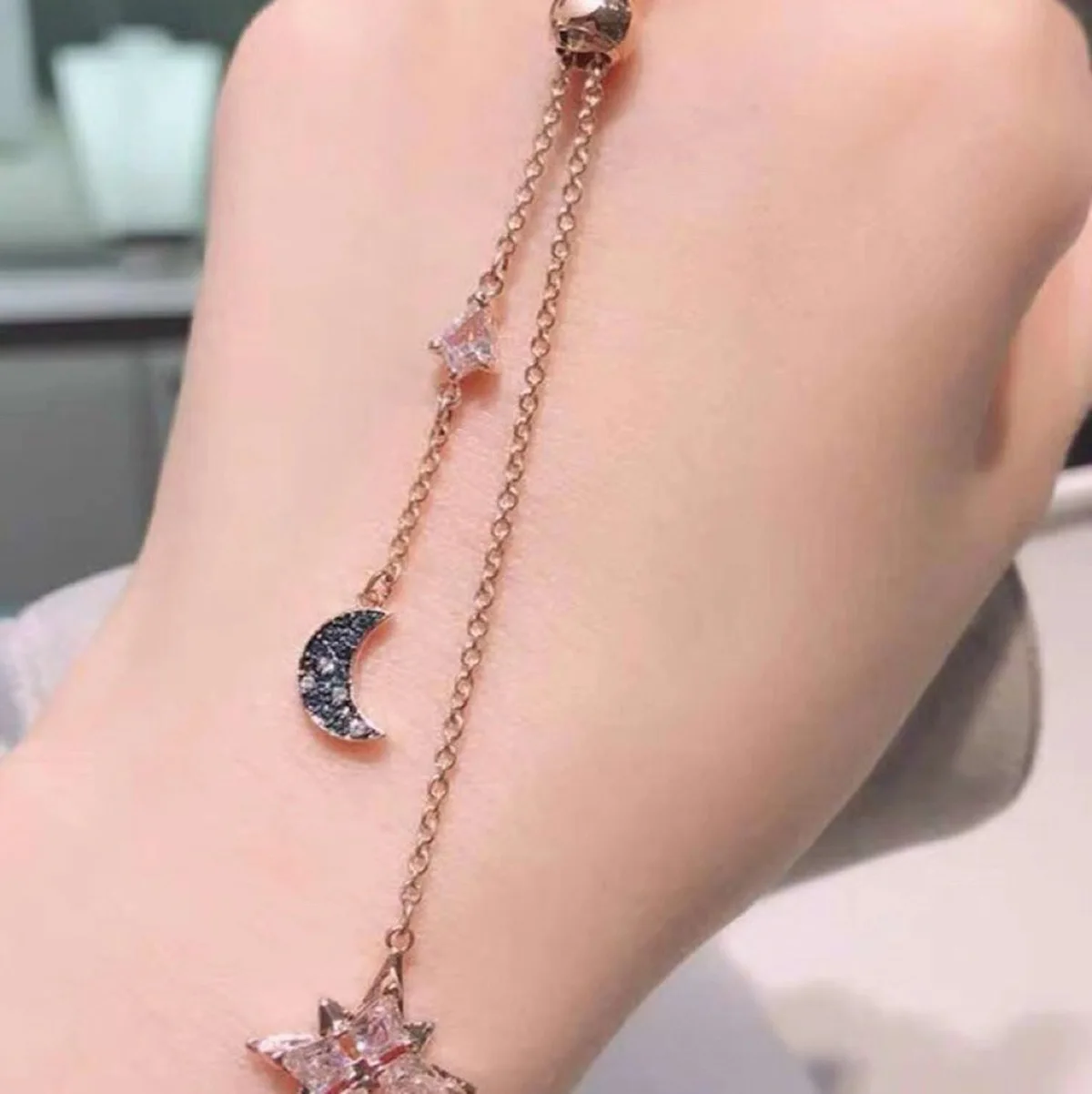 

High Quality SWA Exquisite Mysterious Moonlight Star Romantic Women's Pendant Necklace Charming Fashion Jewelry