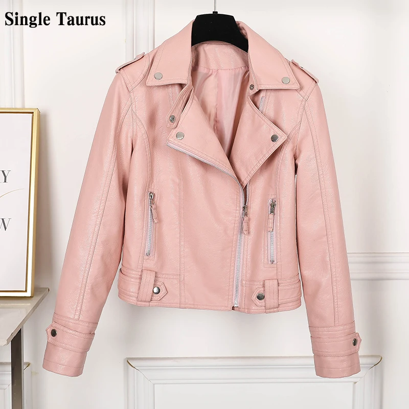 Осенняя женская кожаная куртка с эполетами и длинным рукавом мотоциклетная из