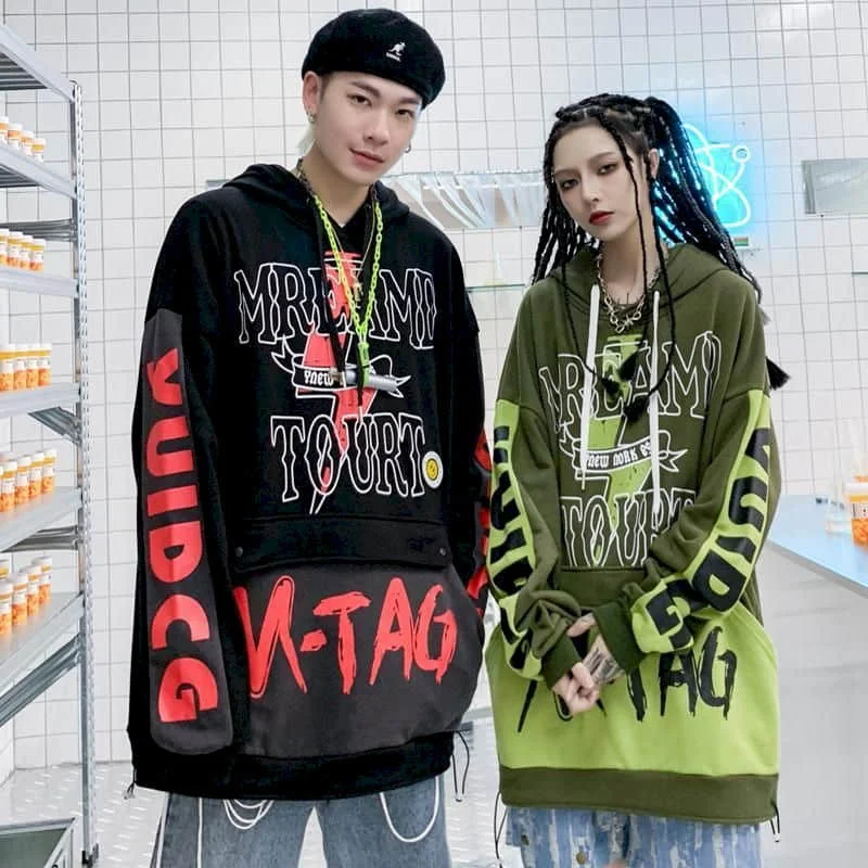 

Hoodies & Sweatshirts