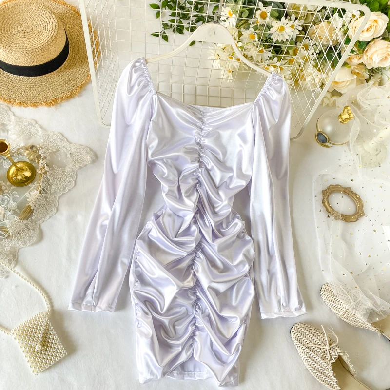 Женское атласное платье с квадратным вырезом длинным рукавом и