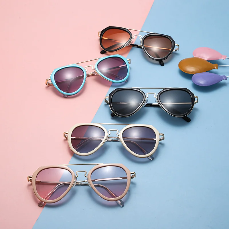 

Классические детские солнцезащитные очки в стиле Piolt, солнцезащитные очки для мальчиков и девочек, брендовые дизайнерские цветные зеркальн...