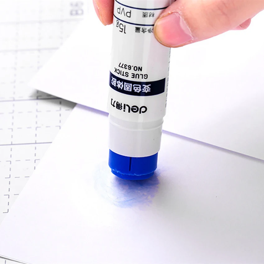 Клеевой карандаш голубого цвета 15 г сменяет цвет твердый клей с высокой