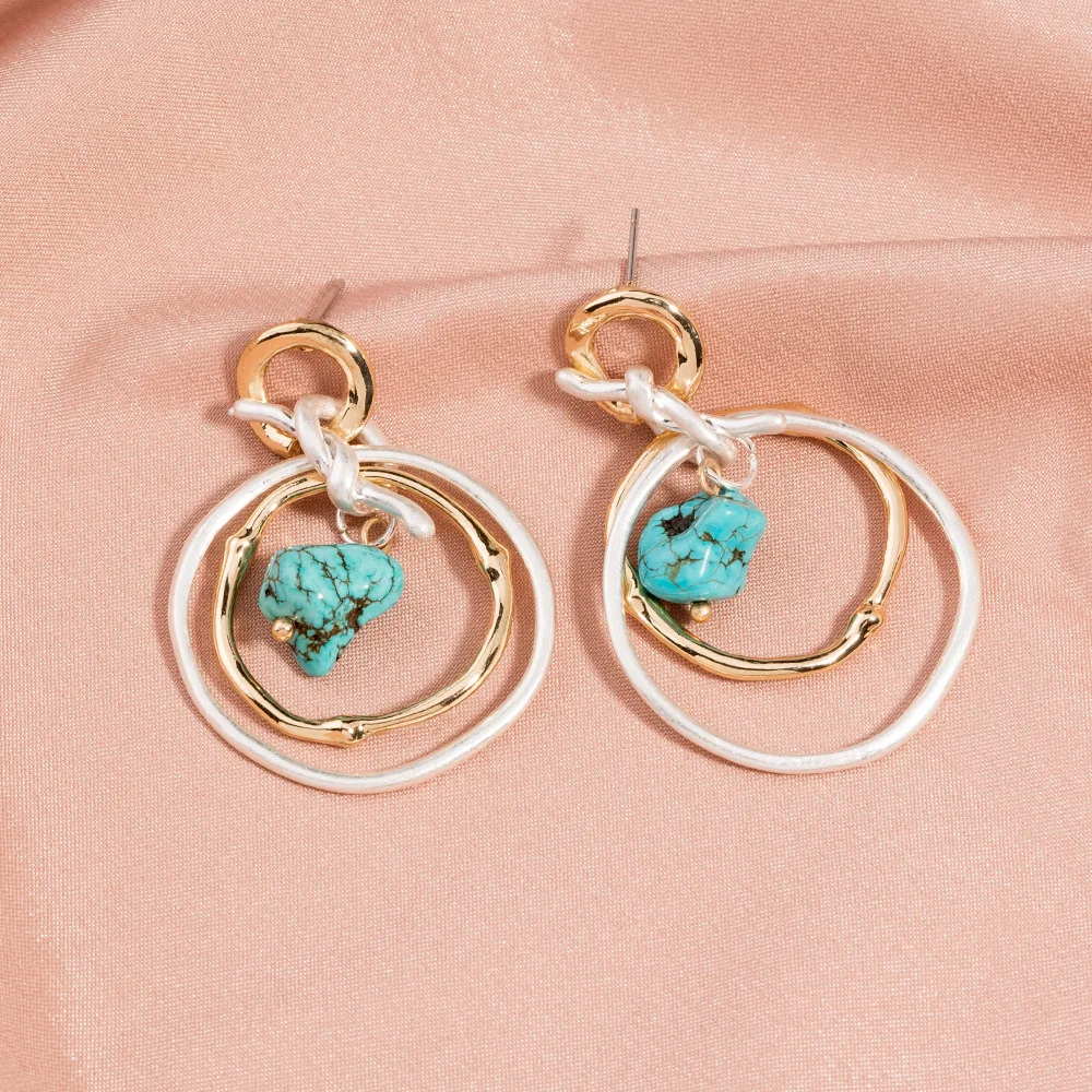 Круглые серьги-гвоздики в европейском стиле с неровными волнами универсальные