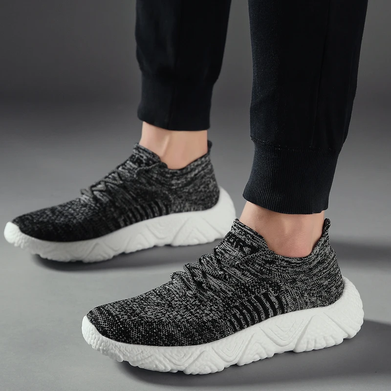 

Men Running Shoes Trend Soft Loafers Breathable Zapatillas Lightweight Cheap Mesh Couple Outdoor Sports Shoes Men Sneakers