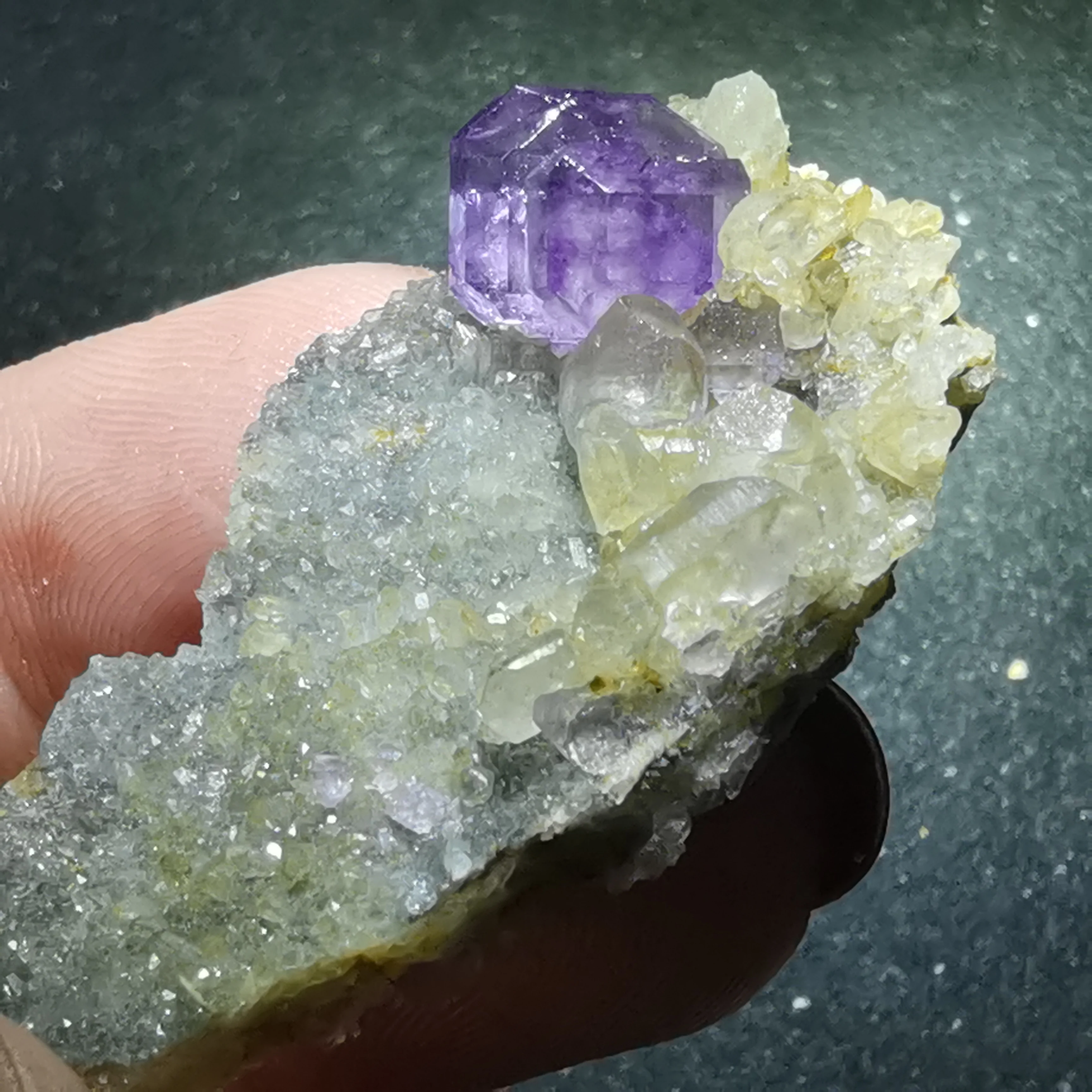 

9.3gNatural rare purple fluorite cluster mineral specimen stone and CRYSTAL HEALING CRYSTAL QUARTZ GEM