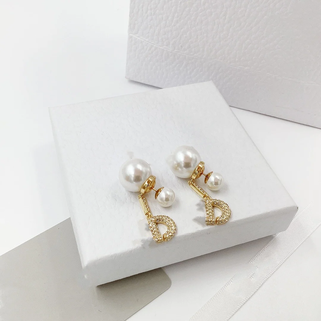 

In 2021, the new style of Sync D Home is new~Super lady-like pearl earrings with diamonds~Hands-in-hand, all-match daily