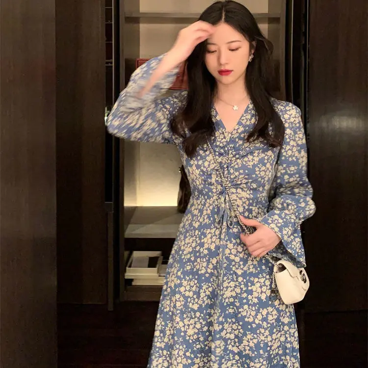 

Blue floral dress autumn/winter 2021 new female French retro long-sleeved waist and thin temperament mid-length skirt