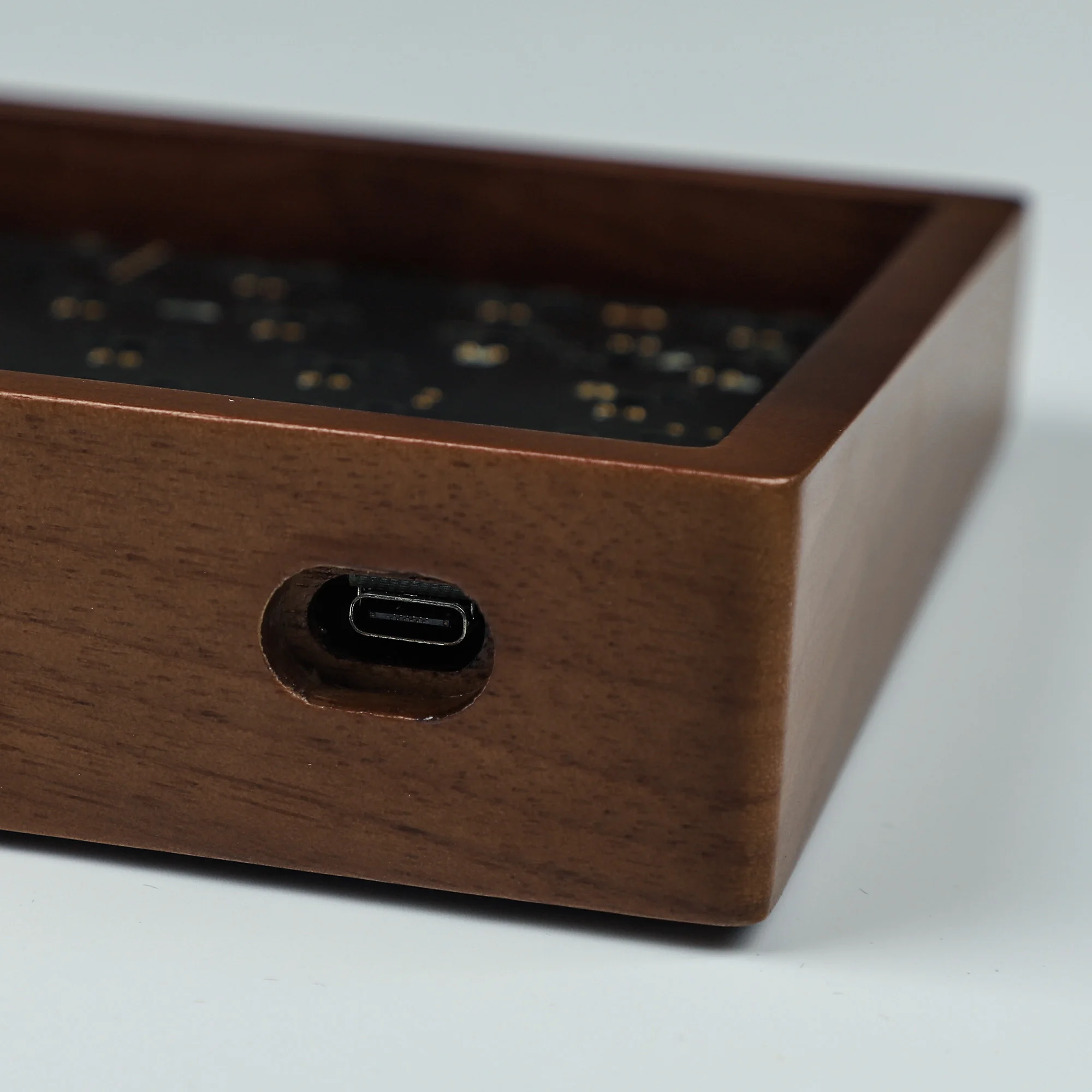 Грецкий орех деревянный ящик QMK через YMD75 v3 Горячая замена 84 75% Полностью