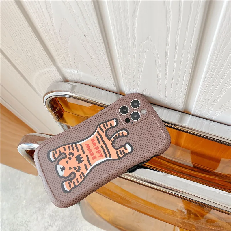 

Arc Thin Waist Tiger Silicone Soft Phone Case For iPhone 7 8 Plus 2020 SE X XR XS Max 11 11Pro Max 12 12Pro Max Pro Mini Case