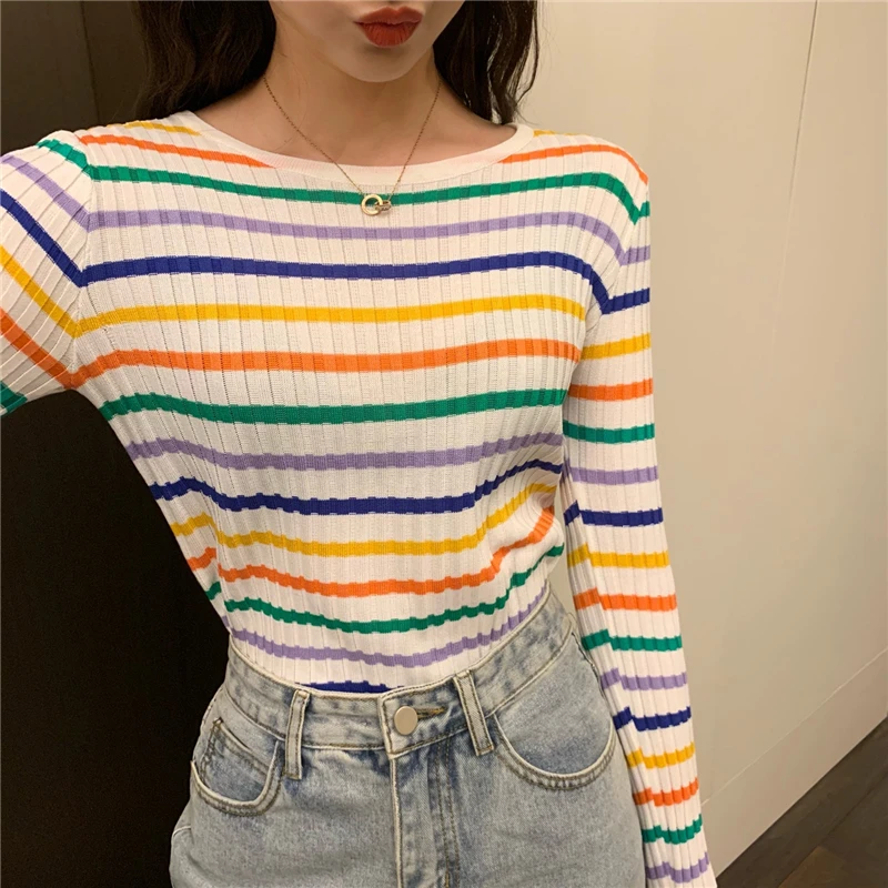 Женская трикотажная футболка в радужную полоску Повседневная облегающая с