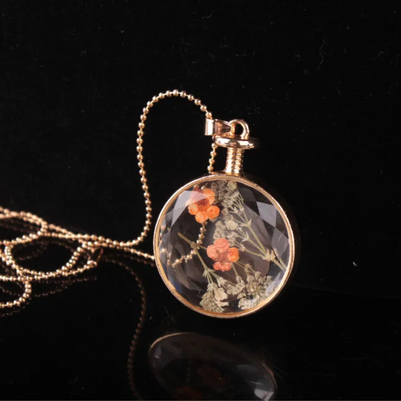Женская цепочка с подвеской в виде сушеных цветов из прозрачного стекла |