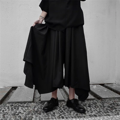 

The new dark department is very good to wear the design feeling irregular wide leg skirt