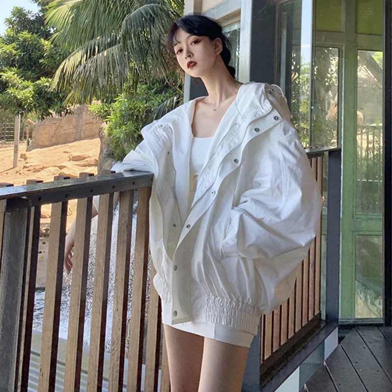 Женская ветровка с капюшоном белая Базовая куртка большого размера летняя