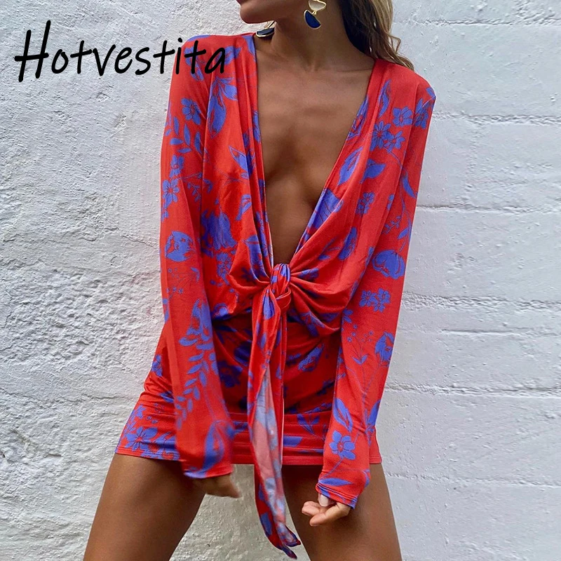 

Соблазнительный Женский комплект из двух предметов Hotvestita, красный бандажный топ с глубоким V-образным вырезом и длинным рукавом и мини-юбка ...