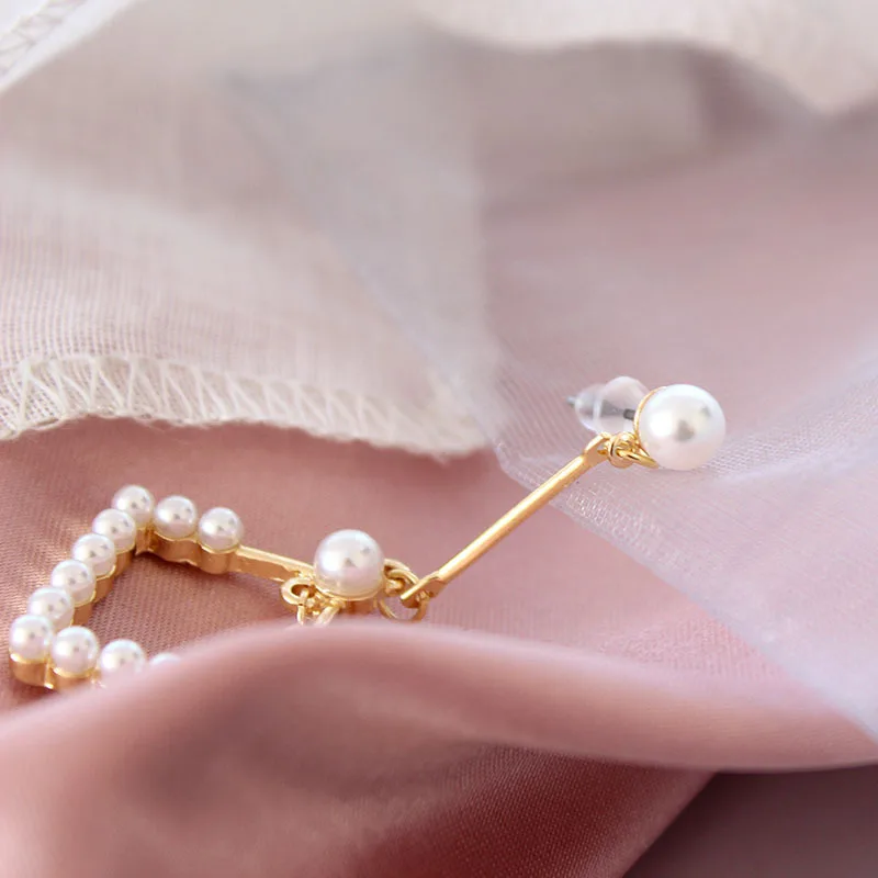 Жемчужные круглые прямоугольные серьги модные трендовые благородные и щедрые