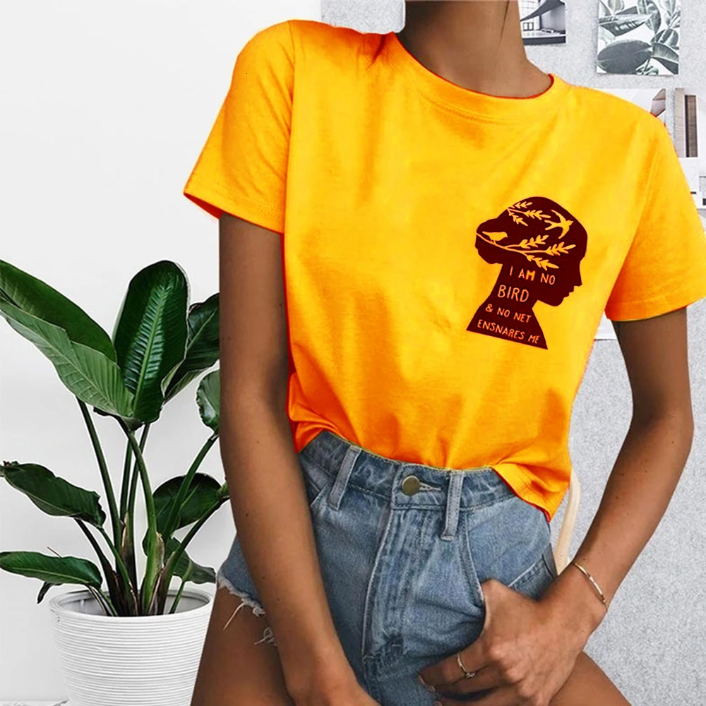 

Футболка женская с надписью «I AM NO BIRD NO NET & ENSNARES ME»