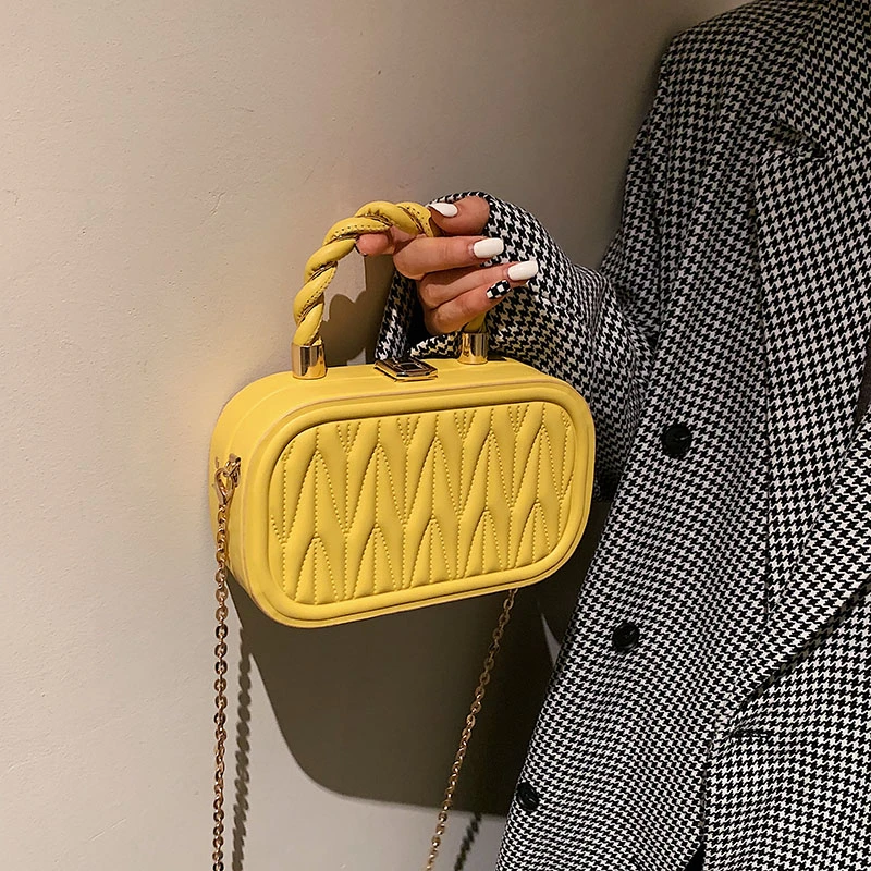 

Fashion PU leather messenger bag ladies solid color one shoulder messenger bag ladies chain travel leisure bag small handbag