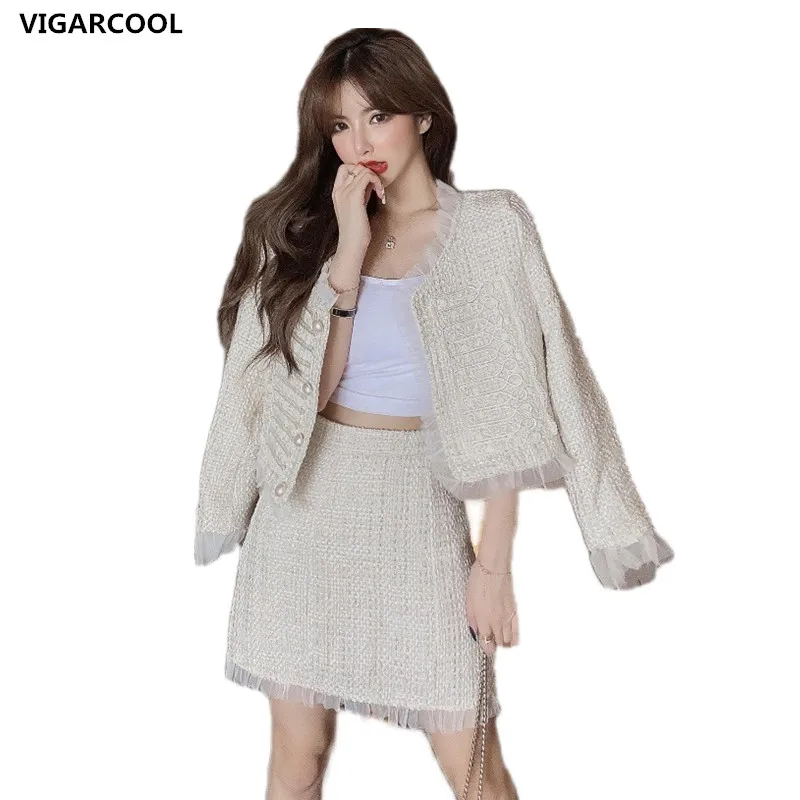 

Ladies temperament pearl buckle Small Fragrance Skirt Suit retro court style tweed Coat + high waist hip Skirt Two-piece Female