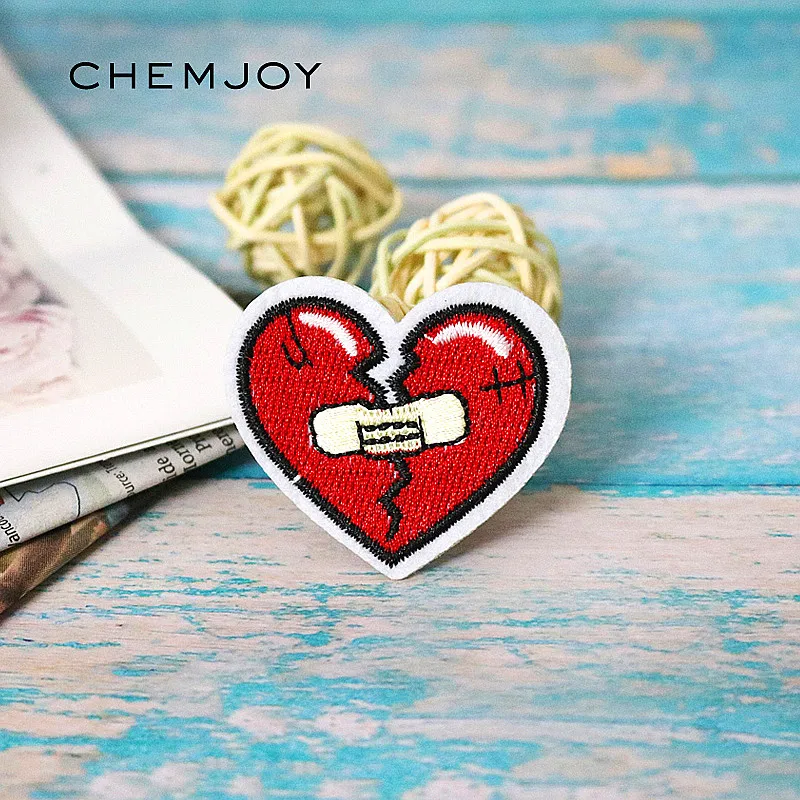 Нашивки с вышивкой в виде разбитого сердца для одежды аппликация шитья наклейки