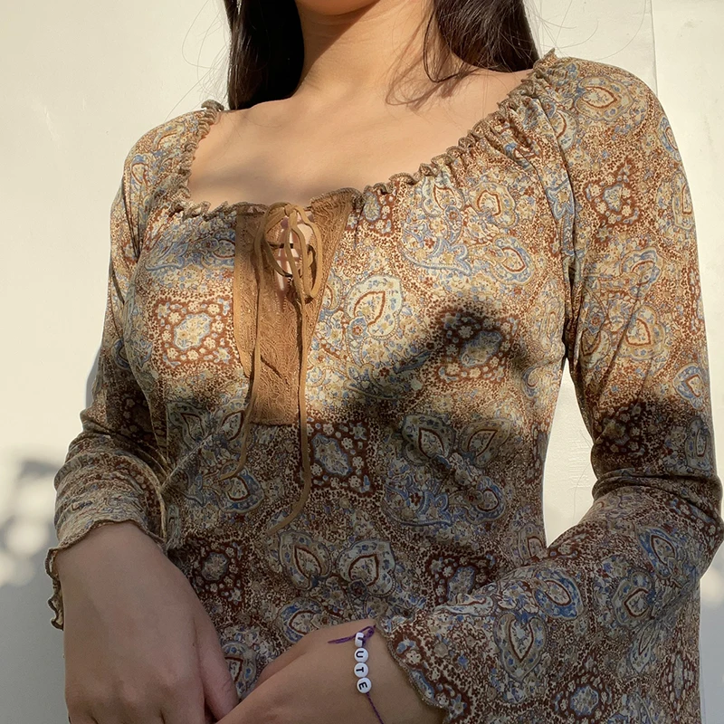 

Женский винтажный укороченный топ на шнуровке, с расклешенными рукавами