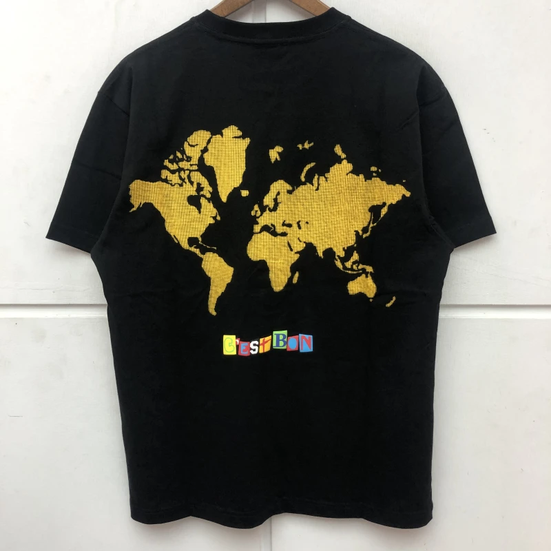 

World Maps Foam Print T Shirt The World Needs A Hug T-shirt High Quality Daily Clothes