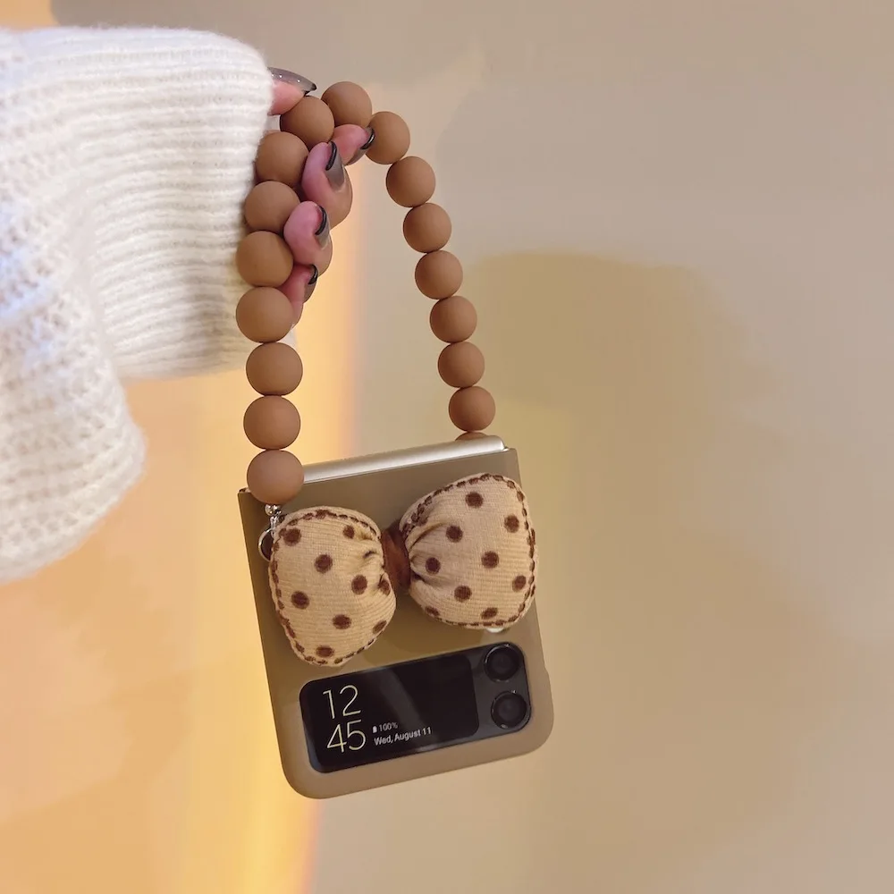 DIY Cute Dots Bow Beads Bracelet Phone Case For Samsung Galaxy Z Flip 3 Flip3 5G Retro Fashion Portable Hand Chain Folding Case
