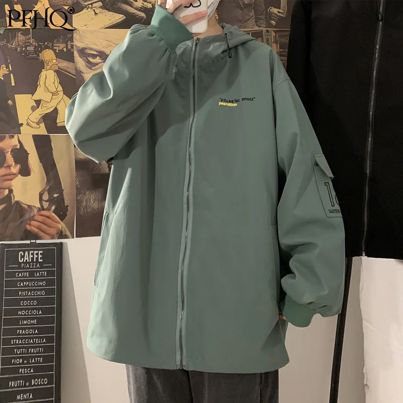 

Coats & Jackets