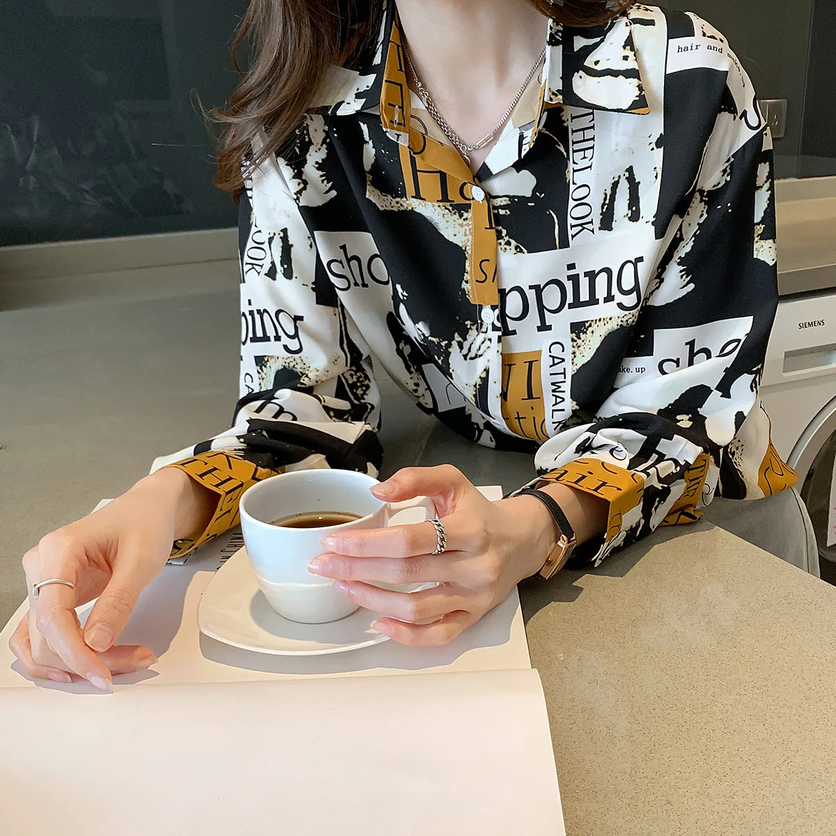 

2021 Spring Fashion Button Up Shirt Vintage Letter Printed Blouse Women Lady Long Sleeves Tops Female Loose Street Shirts