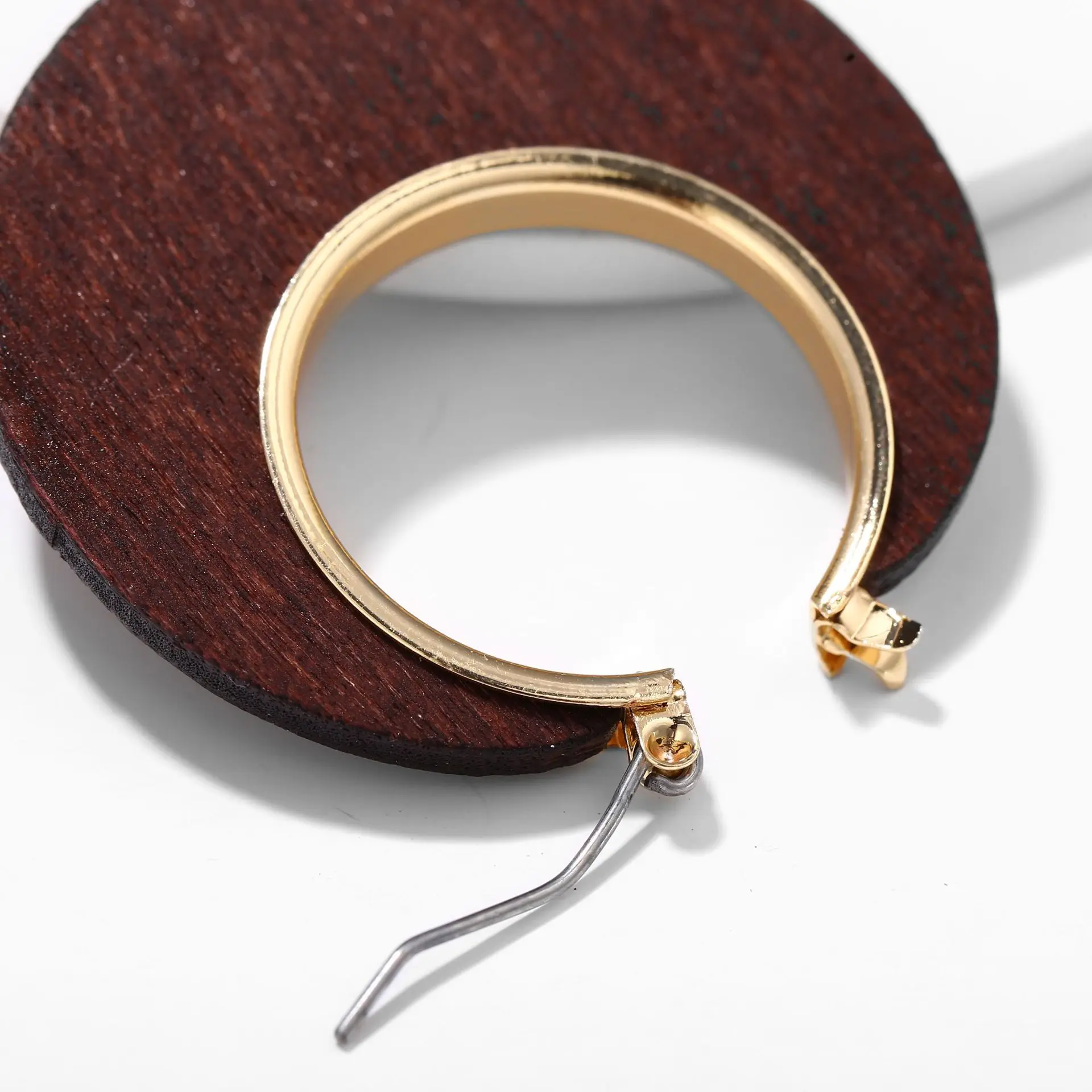 Europe and America new round wooden ear ring creative retro simplicity classic pure color log C earrings
