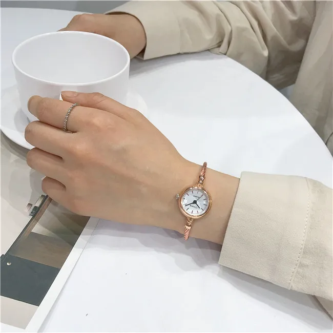 Rose gold white Роскошные женские часы-браслет из розового золота, модный подарок, женские часы-браслет, Ulzzang, брендовые Простые повседневные женские кварцевые часы - Цвет: Rose gold white