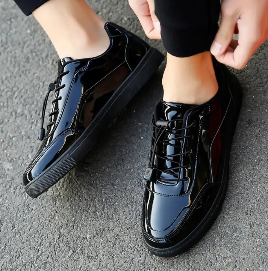 Мужские кожаные кроссовки черные повседневные на плоской подошве шнуровке для