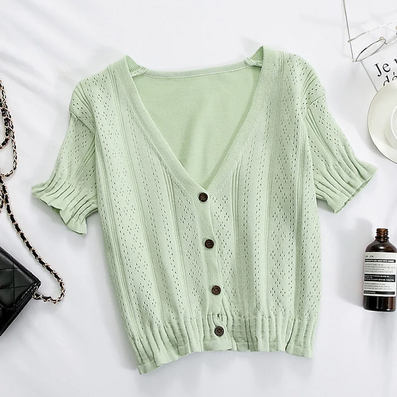 Футболка женская трикотажная на пуговицах с V-образным вырезом и коротким