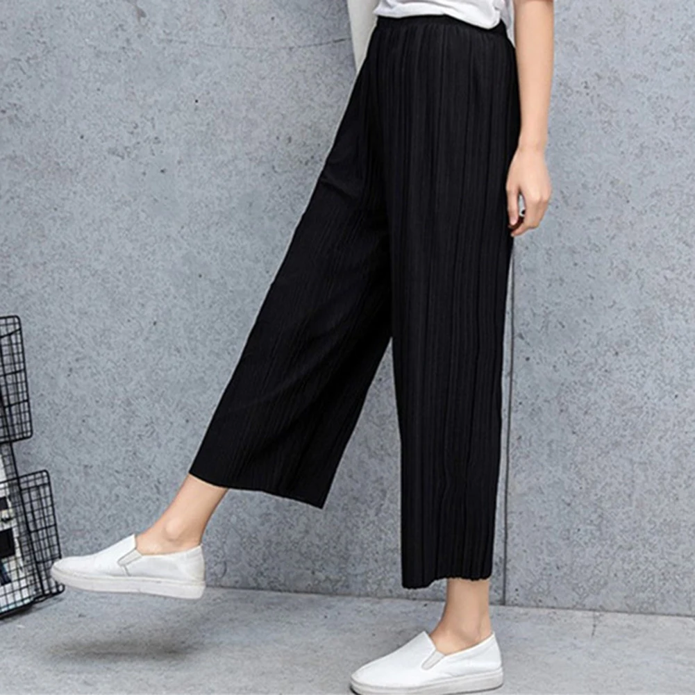 Брюки женские с широкими штанинами однотонные плиссированные укороченные штаны