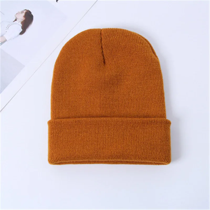 Caramel colour Зимние шапки бини, вязаная одноцветная Милая шапка для девочек, осенняя Женская шапочка, теплая шапка, Женская однотонная Повседневная шапка унисекс, новинка - Цвет: Caramel colour