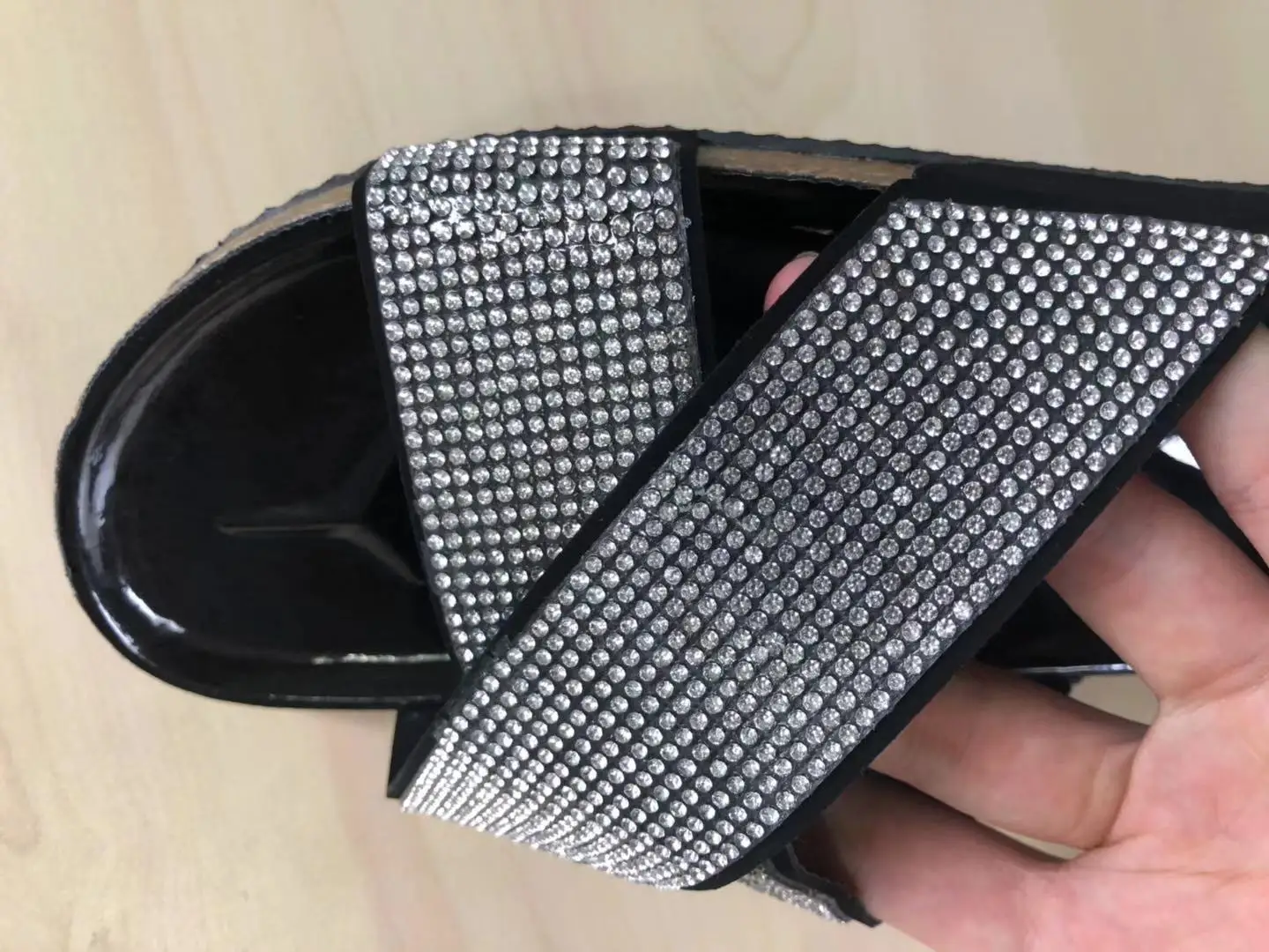 Летние шлепанцы Сандалии с перекрестными ремешками Модные женские сандалии